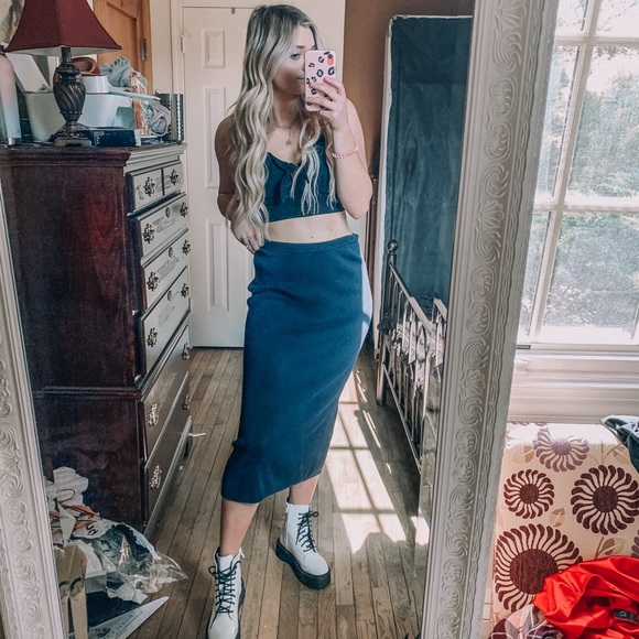 Petite Sophisticate Dresses & Skirts - PETITE MAXI SKIRT